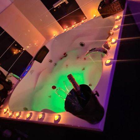 Karma Luxury Room Bucarest Extérieur photo
