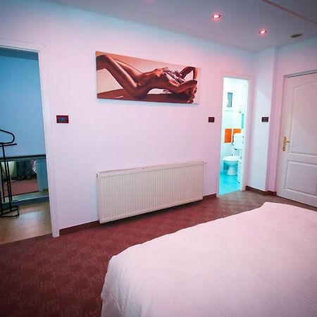 Karma Luxury Room Bucarest Extérieur photo