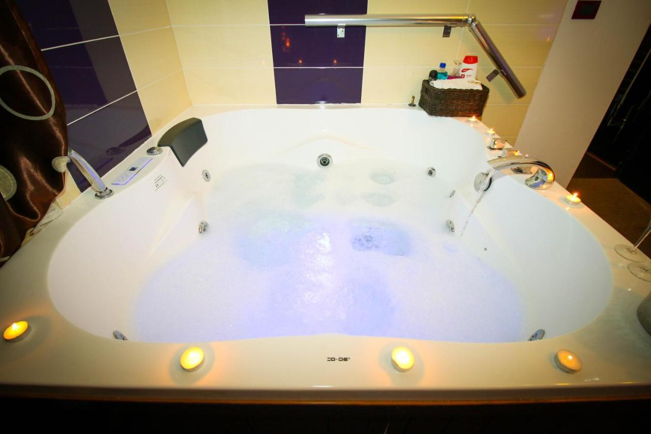 Karma Luxury Room Bucarest Extérieur photo