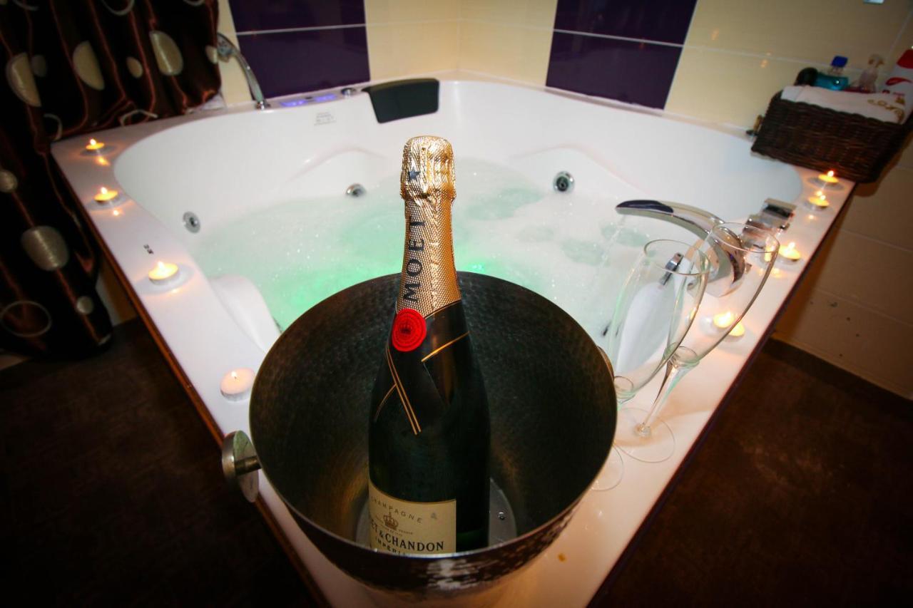 Karma Luxury Room Bucarest Extérieur photo